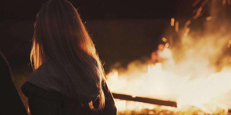 汉森24K美容仪：掌握正确使用手法与频率，让您的肌肤投资像黄金交易一样精准增值