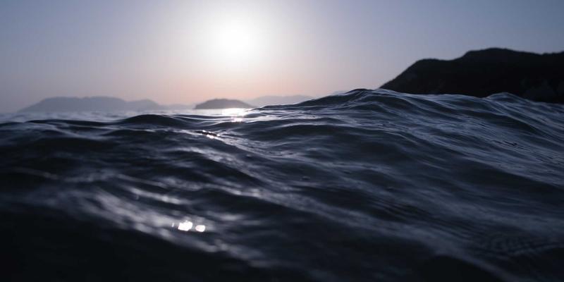 汉森24K美容仪搭配精华液推荐：黄金搭档如何实现护肤效果“黄金交易”