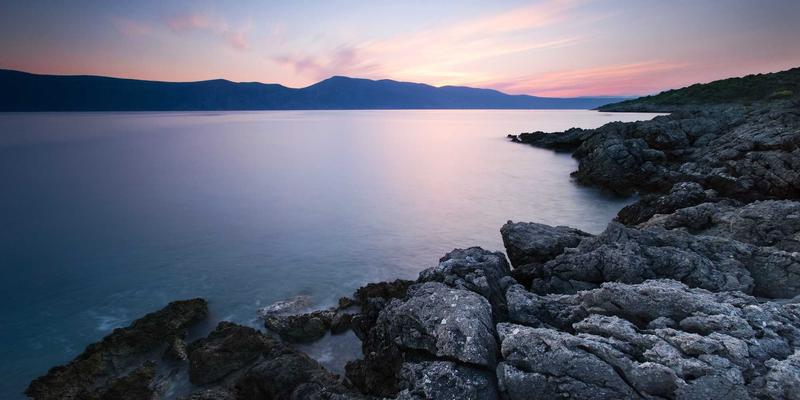 汉森24K美容仪旅行携带全攻略：像守护金条般平衡便携与保养