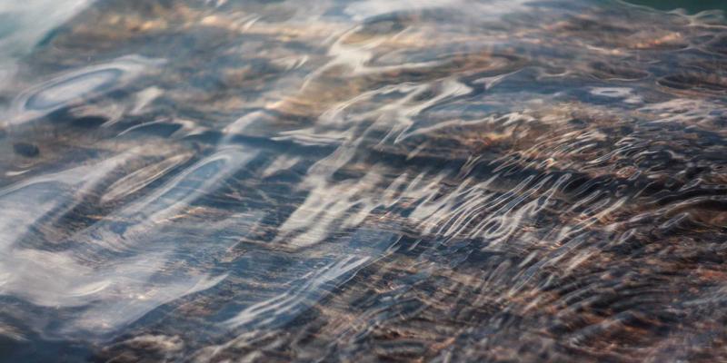 汉森24K美容仪黄金护理后，如何像投资金条一样“封层”你的肌肤？贵金属级修护秘诀